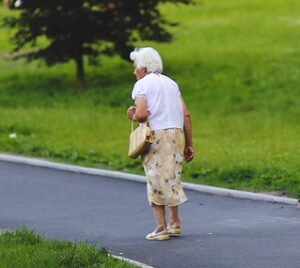 Elderly Woman With Rounded Shoulders - Improve Posture in Seniors