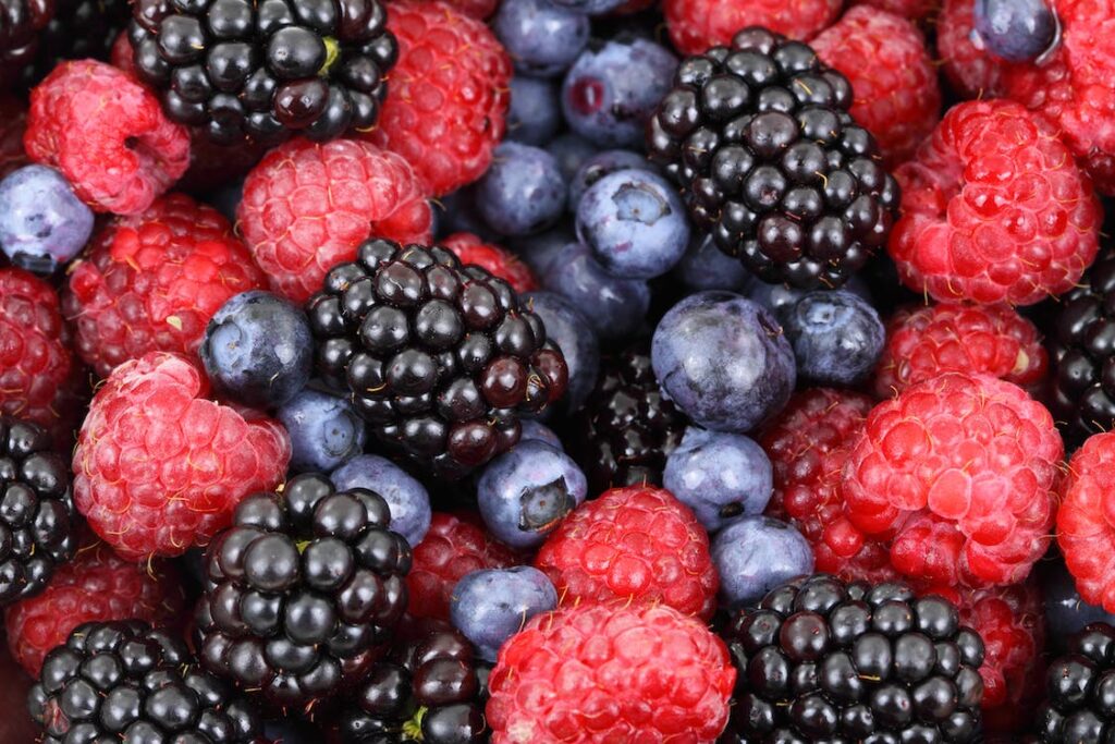 How To Keep The Heart Healthy - Healthy Foods 11 Blackberries-Raspberries-Blueberries - How to Keep the Heart Healthy