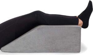 4 Helpful Products for Poor Circulation in Seniors 5 Allisett-Leg-Elevation-Pillow-Improves-Leg-Circulation. - Helpful Products for Poor Circulation